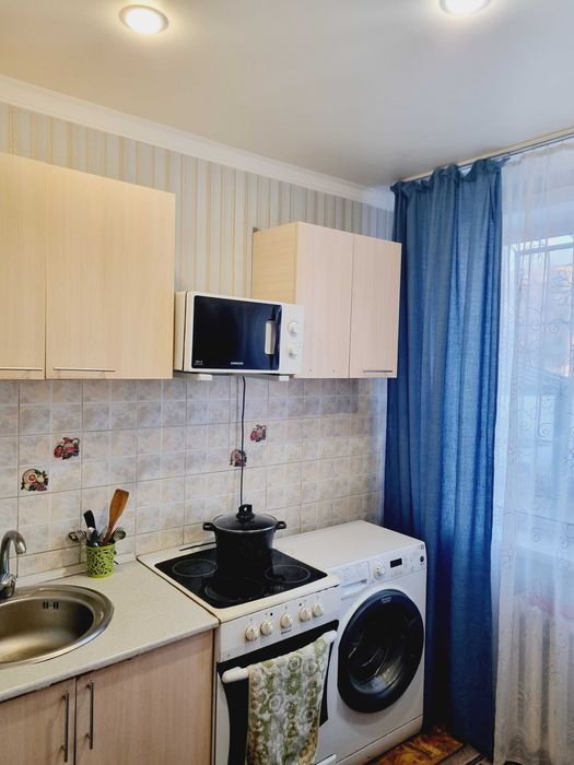 Сдам  2 комн квартиру в центре