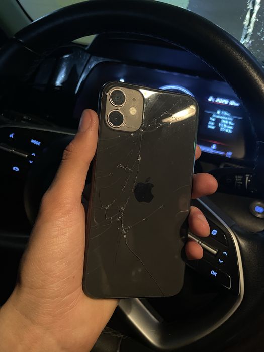 Продам Айфон 11 128gb