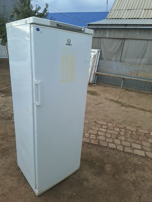 Продам морозильник Индезит