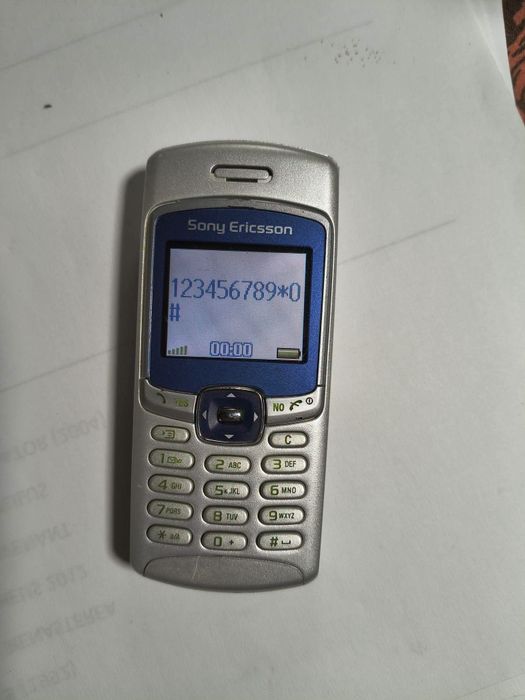 Sony Ericsson t230 + charger original ( decodat)
