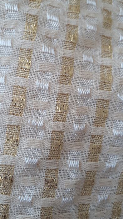 Продам скатерть на стол в гостиную