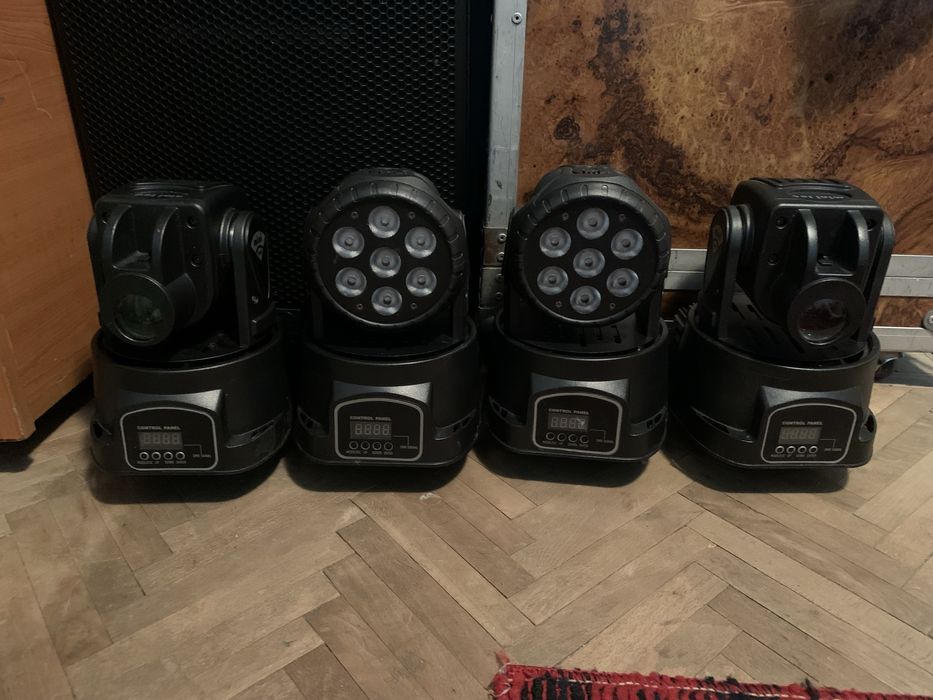 Pupitru dj cu schela pentru lumini