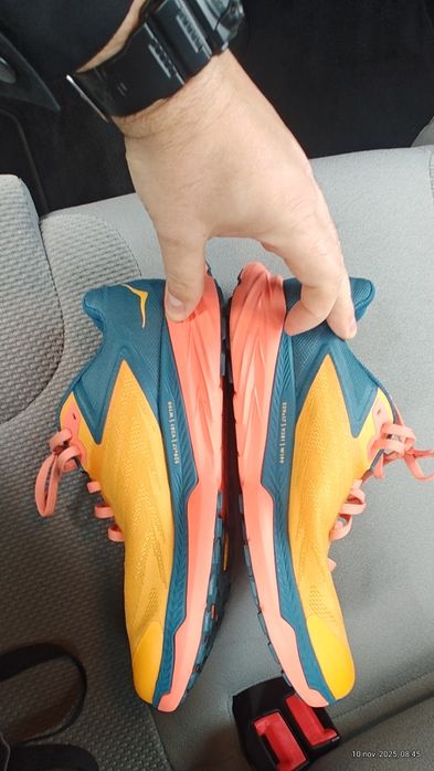 Adidasi hoka 43 ,1/3