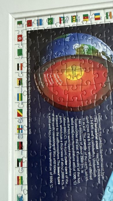 Продавам рамкиран пъзел 2000 части