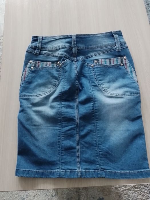 Продаб джинсовую юбку