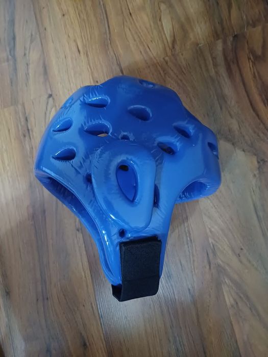 Шлем для спорта на 5-7 лет