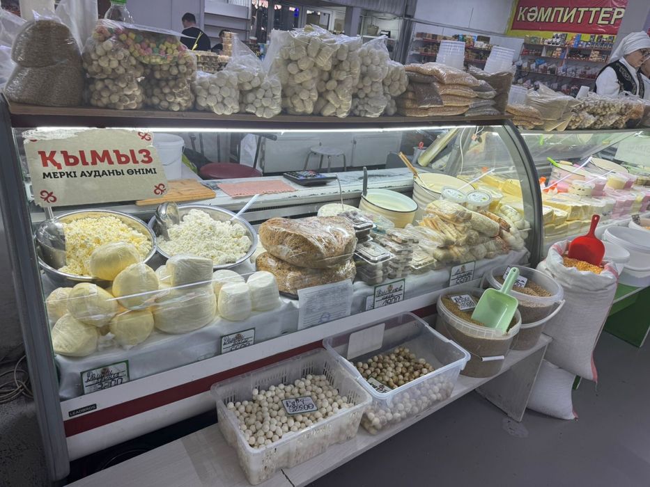 Торговая точка в молочном павильоне в рынке турксиб