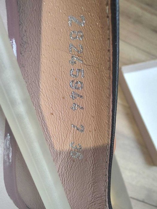 Roberto Venuti - Milano - номер 36 (естествена кожа)