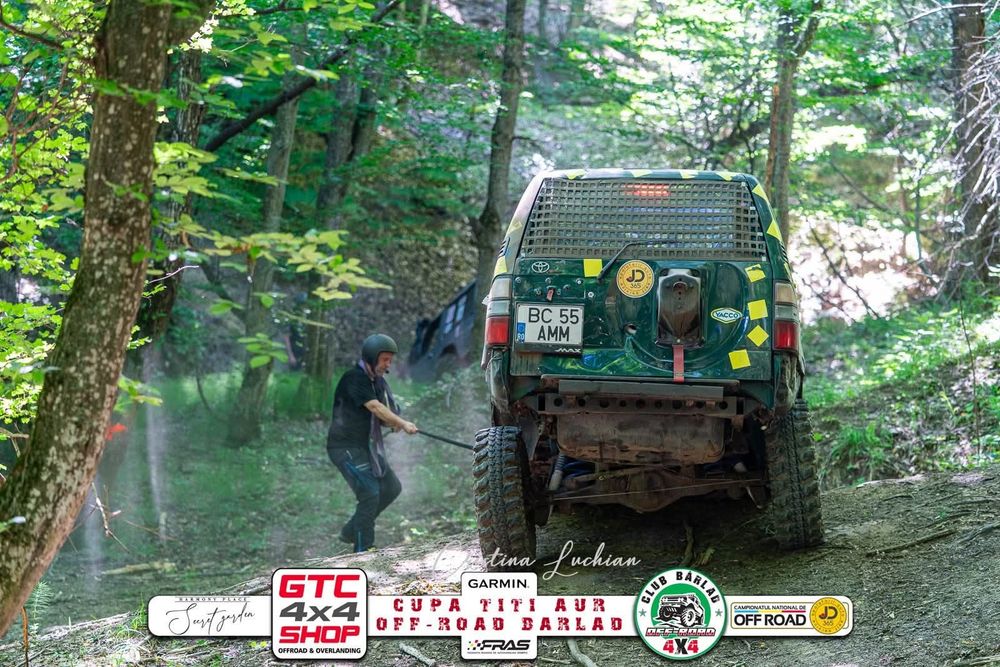 Toyota land criuiser j95 benzina  pregatita pentru competitii sportive