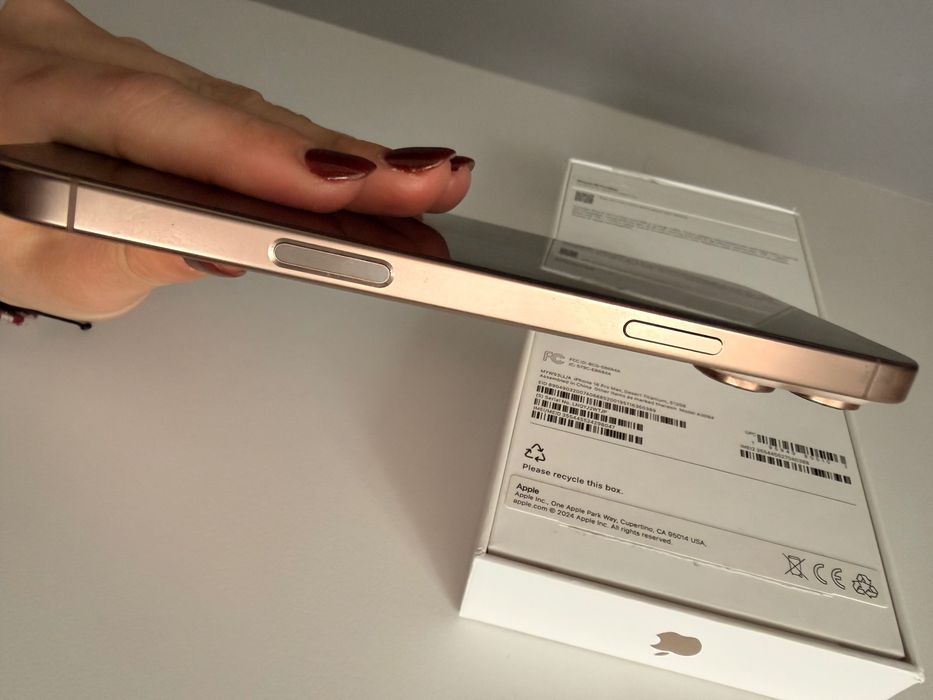 iPhone 16 pro max в гаранция