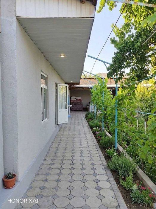 Hovli sotiladi, hamma sharoitlari bor tayyor