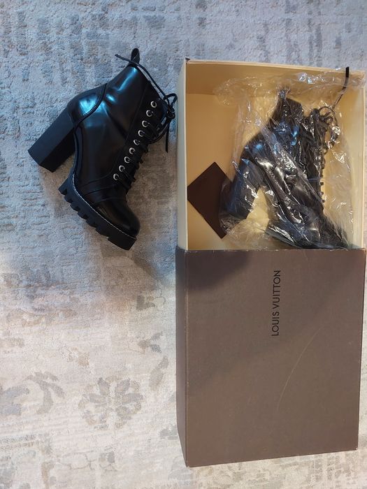 Срочно продам женские ботильоны