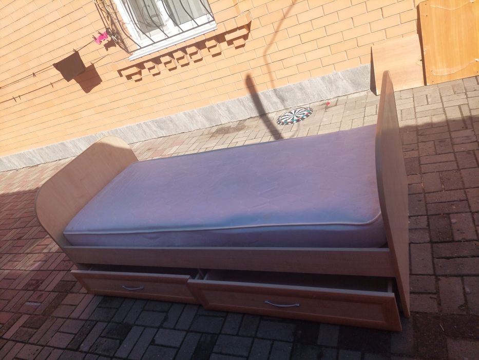 Продам односпальная кровать