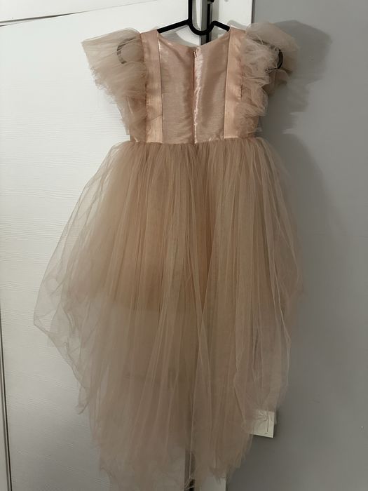 Нарядное платье для девочки 6–7 лет