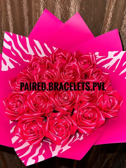 Букет из атласных роз