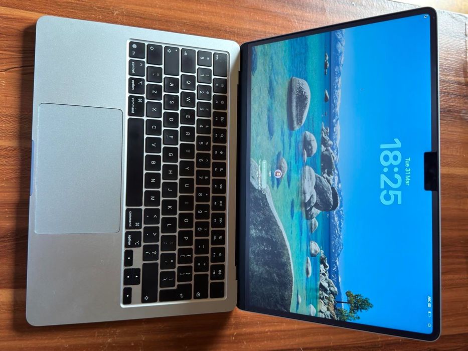 MacBook Air 13’ M4 24GB RAM 512 SSD 2025