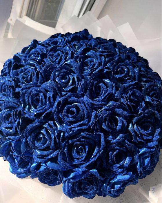 Атласные розы 8 марта