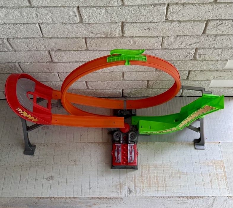 Hot Wheels писта за каскади