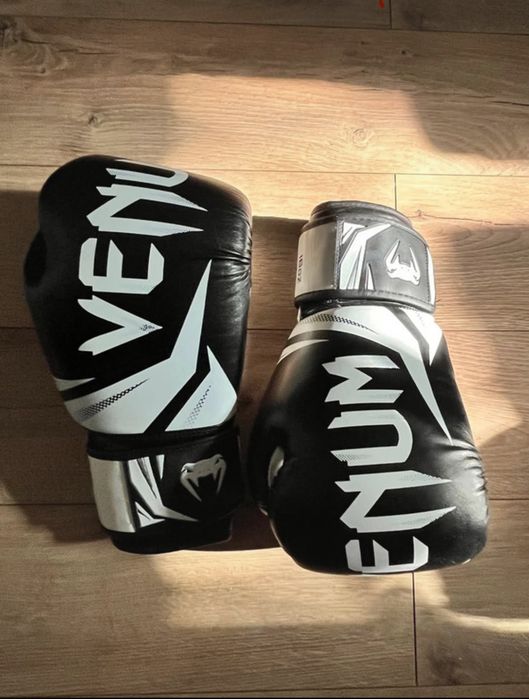 Manusi box venum 16 oz