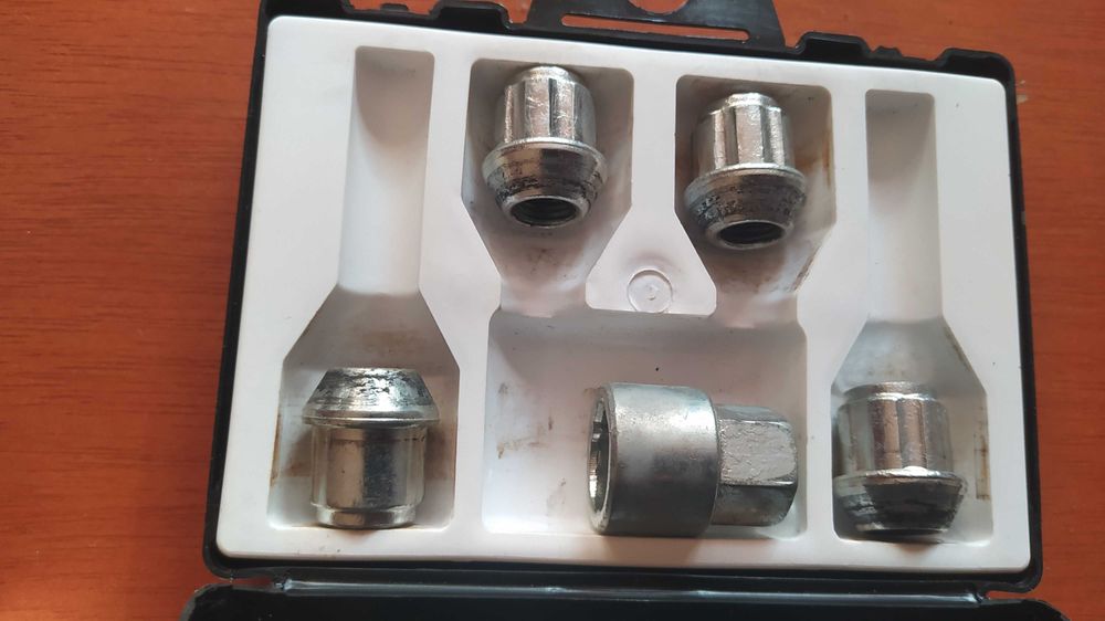 Секретни болтове тойота