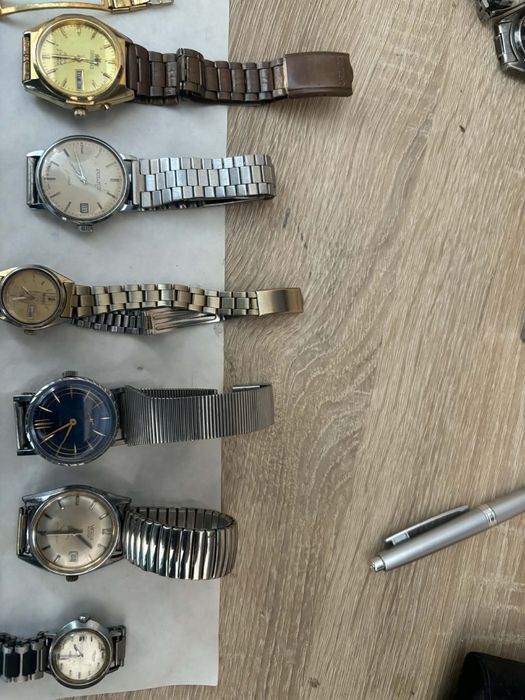 Продавам часовници