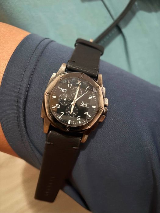 Часовници Rolex G-shok чисто нови варират от 35€ до 50€