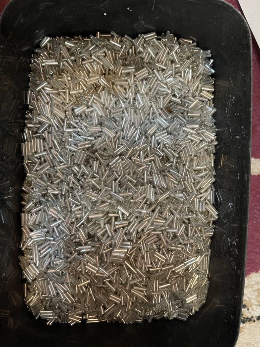 Рукодельницам . Срочно. Стеклярус , бусы, пайетка цветочек