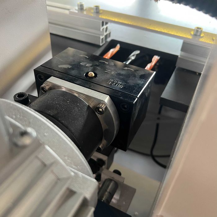 Пробивна машина за минификс сглобки - 4800 лв