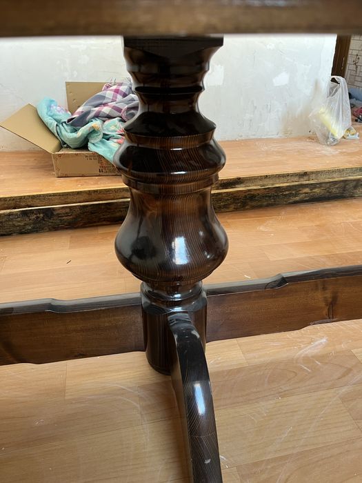 Стол со стальями