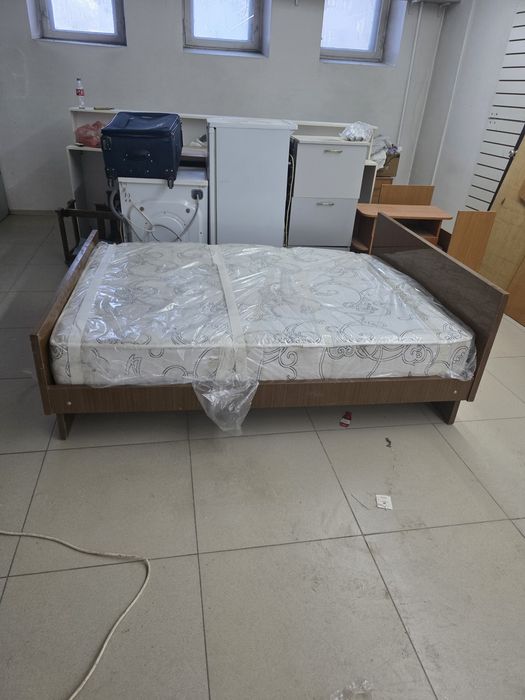 Продам кровать полутороспальная