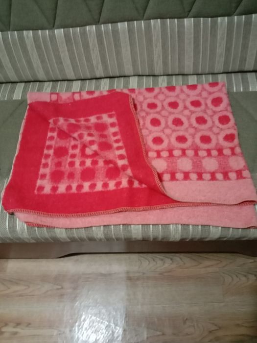 Покрывало на диван или кровать, ковер