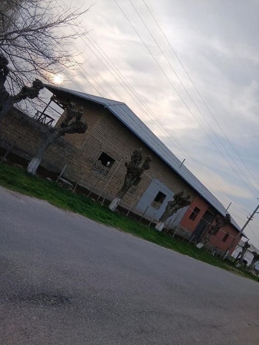 Uchaska sotiladi Piskent ,Chimqo'rg'on