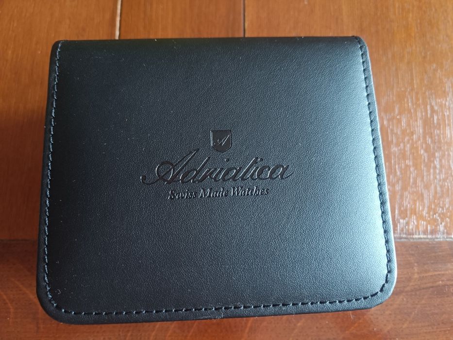 Часовници INVICTA PRO DIVER AUTOMATIC 8926 и Adriatica A1299.1111Q