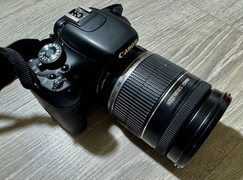 Canon EOS 600D + объектив Canon 18-200 mm.