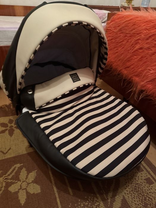 Dada paradiso Кош за новородено и столче за кола група 0 (0-13кг)
