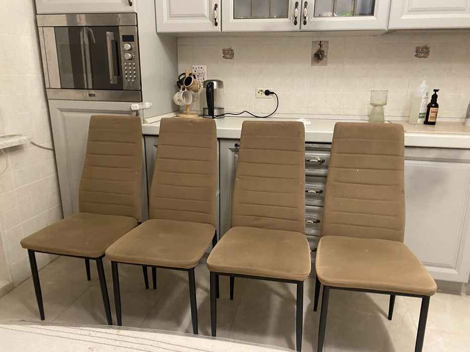 Обеденные стулья от Zeta