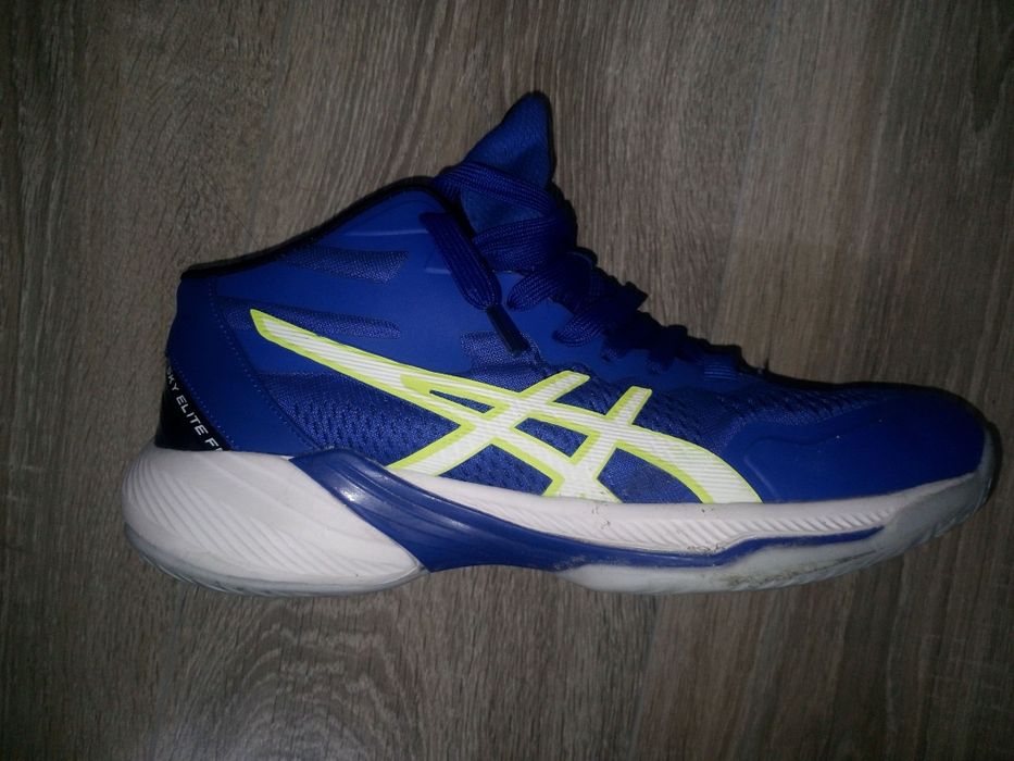 Волейболные кроссовки