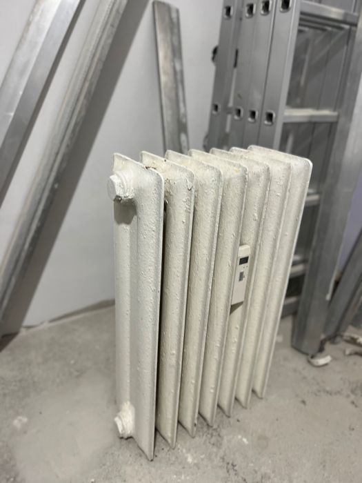 3 броя чугунени радиатори
