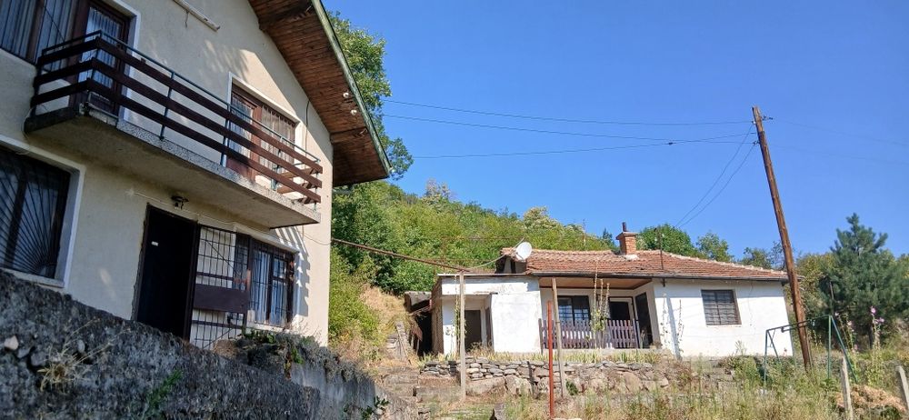 Продавам вила в гр.Кричим вилна зона Братвич