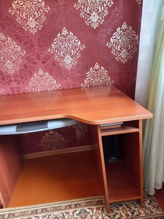 Письменный стол