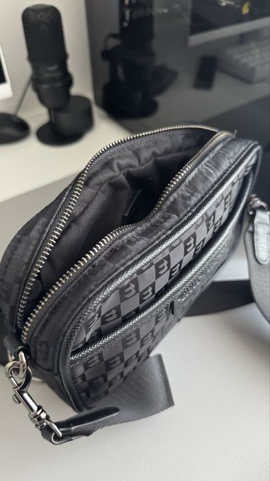 Продам новую барсетку из бершки, оригинал, продаю по ненадобности.
