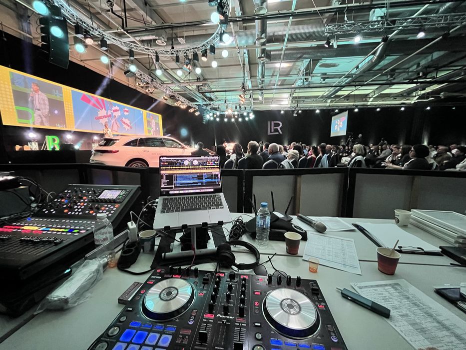 DJ Sensation /Атанас Кръстев/ Професионален Диджей