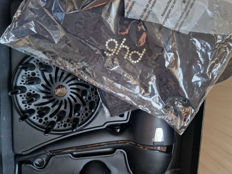 Uscator de par cu accesorii GHD