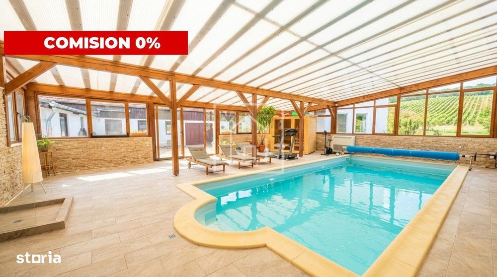 Vila exclusivista cu piscina interioara si 4362 mp curte in Sibiel