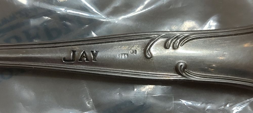 Сребърна лъжичка за чай