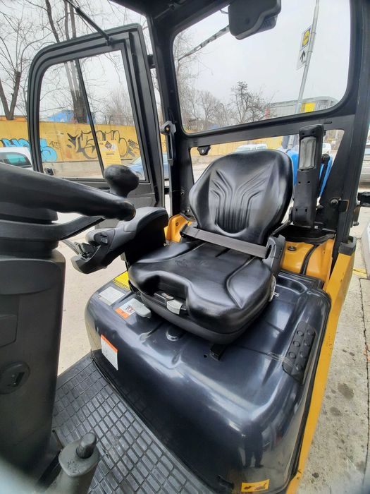 Газокар Катерпилар и Ножична палетна количка с товароподем 1500кг.