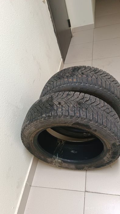 Зимние бу шины продаю