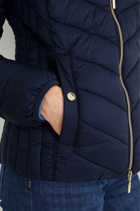 Geacă C&A matlasată cu glugă 46