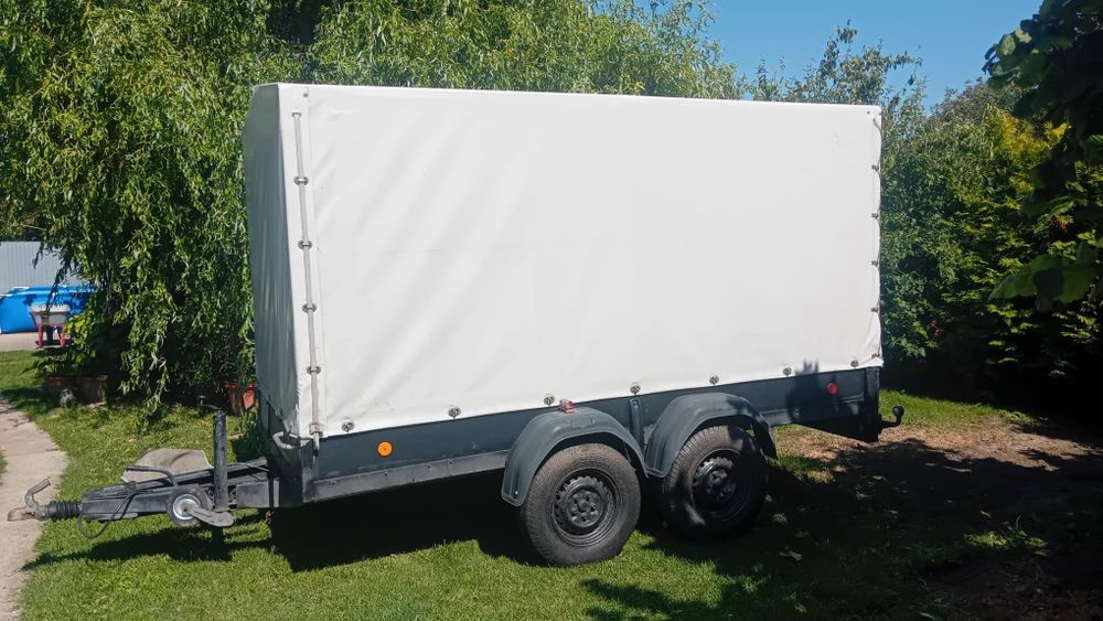 remorcă Westfalia2,5 t.înmatriculată în Germania cu sistem de frânare,L 3,4 m, lățime 1,72m,înălțime 1,85... prelată noua,podea noua,rezerva la țiplă