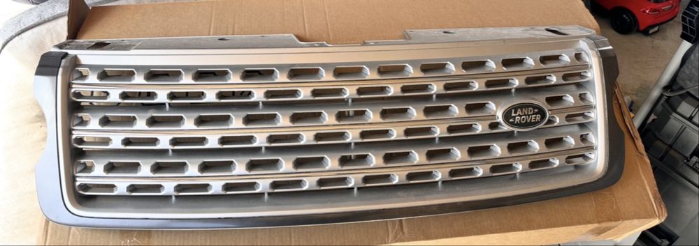 Оригинална решетка range rover vogue l405